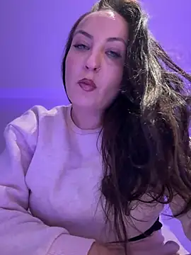 Snapshot of itsCassie chatting on February 17, 9:21 pm itsCassie online show from February 17, 9:21 pm