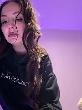 Snapshot of itsCassie chatting on February 24, 5:11 pm itsCassie online show from February 24, 5:11 pm