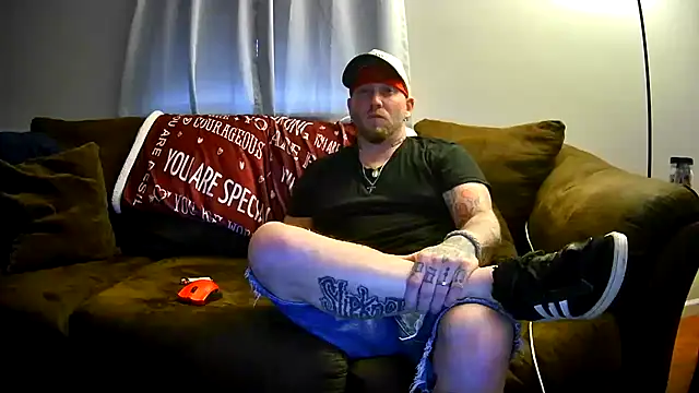 Snapshot of Livingpuddle chatting on July 18, 12:37 am Livingpuddle online show from July 18, 12:37 am
