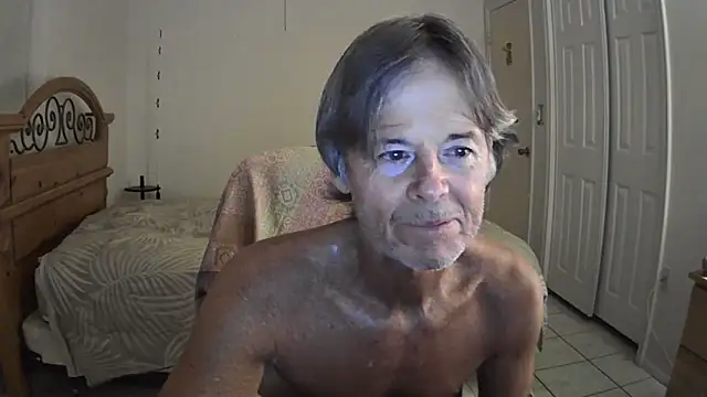 nakeedcowboi65 online show from April 24, 10:18 am