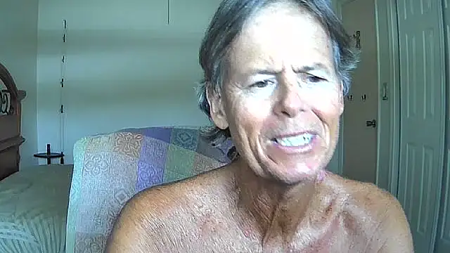 Snapshot of nakeedcowboi65 chatting on May 11, 7:22 pm nakeedcowboi65 online show from May 11, 7:22 pm