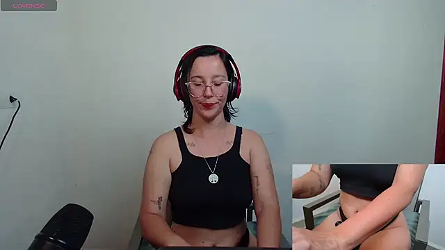 Snapshot of mahina84 chatting on July 16, 7:09 pm mahina84 online show from July 16, 7:09 pm