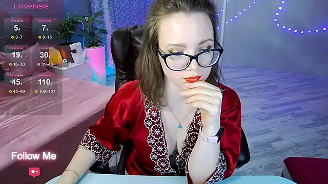 AngelaWhiti online show from February 3, 6:49 pm