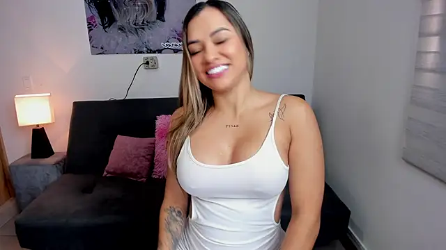 Snapshot of sararestrepo chatting on October 30, 2:29 pm sararestrepo online show from October 30, 2:29 pm