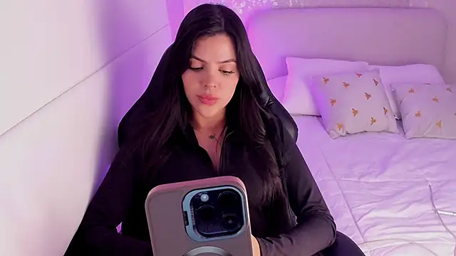 Snapshot of salome__11 chatting on January 10, 5:15 am salome 11 online show from January 10, 5:15 am