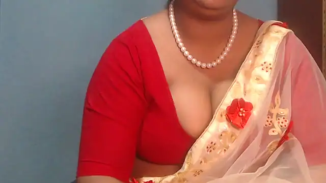 Snapshot of naughtyboobs38dd chatting on June 11, 5:00 pm naughtyboobs38dd online show from June 11, 5:00 pm