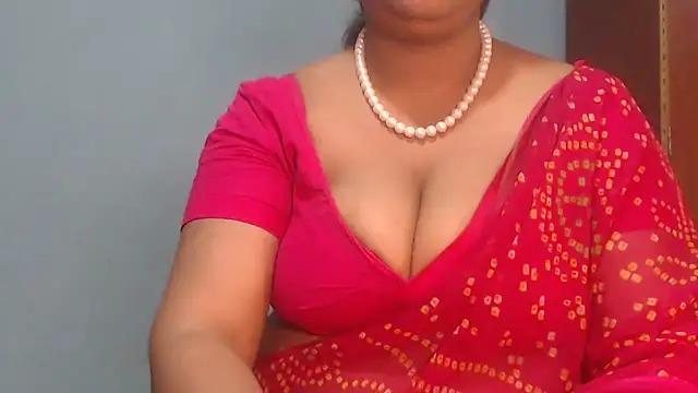 Snapshot of naughtyboobs38dd chatting on June 15, 8:16 am naughtyboobs38dd online show from June 15, 8:16 am