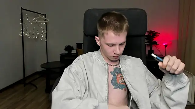 Snapshot of arlekincrop chatting on March 20, 10:07 pm arlekincrop online show from March 20, 10:07 pm