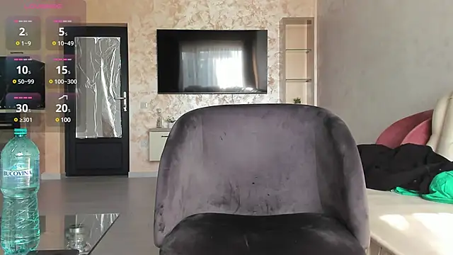 Snapshot of AmiraRosse chatting on March 21, 7:33 am AmiraRosse online show from March 21, 7:33 am