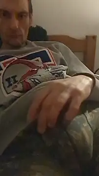 Snapshot of maciej chatting on January 7, 12:02 am maciej online show from January 7, 12:02 am