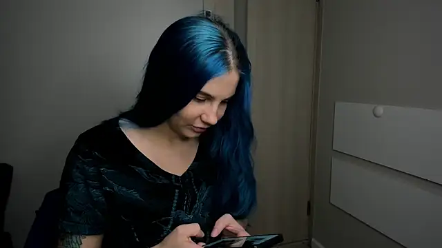 JuliaBusty online show from November 7, 3:45 pm