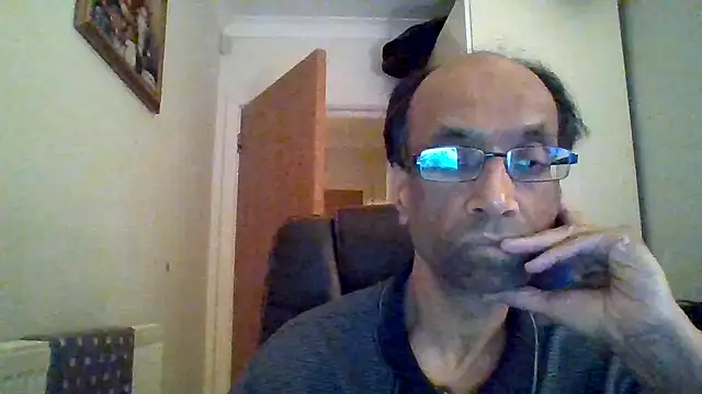 rauncher1 online show from September 17, 8:32 pm