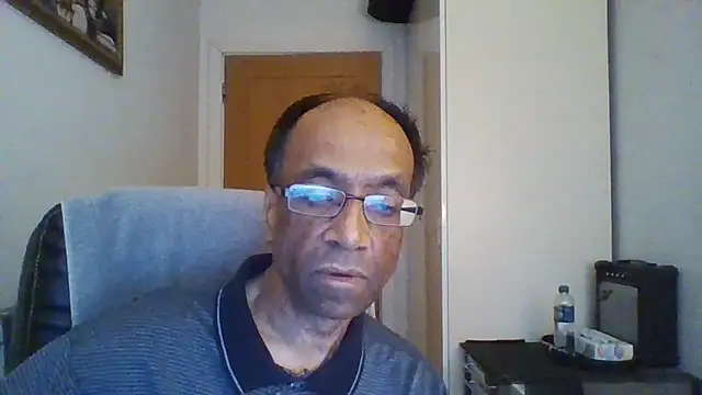 rauncher1 online show from October 17, 9:01 am