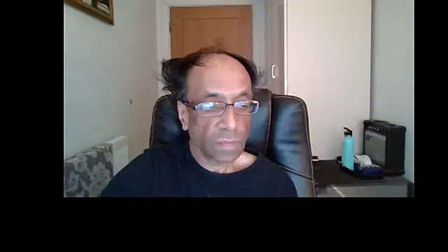 Snapshot of rauncher1 chatting on June 16, 10:29 am rauncher1 online show from June 16, 10:29 am