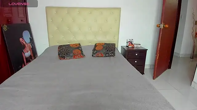 Snapshot of LUISSA_ chatting on May 17, 2:57 pm LUISSA online show from May 17, 2:57 pm