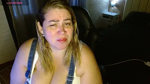 bella savati online show from April 11, 8:13 pm