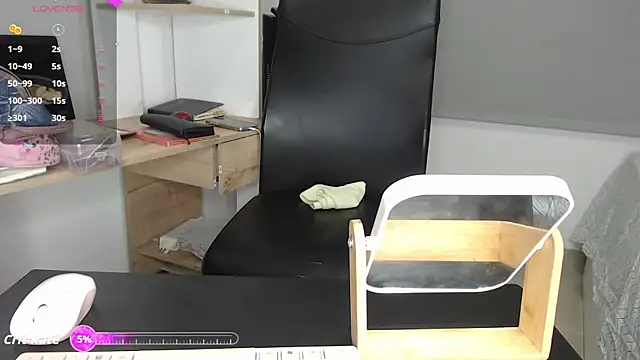 BriannaLorens online show from November 1, 2:08 pm