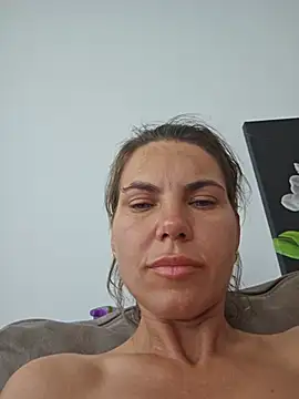 Snapshot of FeliciaKrige chatting on June 27, 3:39 pm FeliciaKrige online show from June 27, 3:39 pm