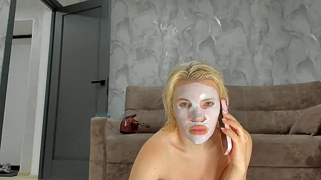 Snapshot of succubus chatting on June 20, 7:11 am succubus online show from June 20, 7:11 am