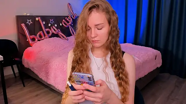 SweetMilkis online show from December 27, 9:17 am