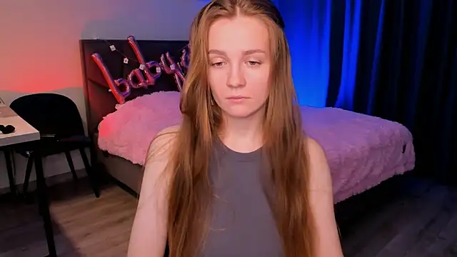 SweetMilkis online show from February 15, 9:27 am