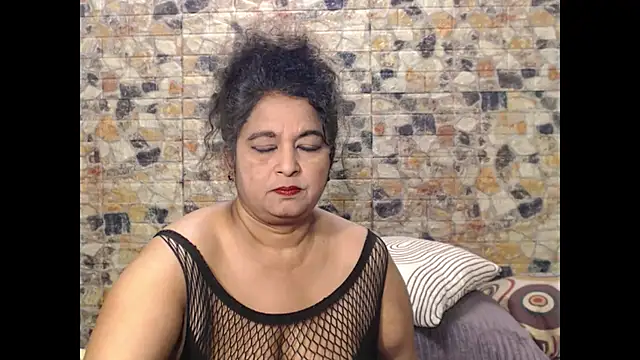 Snapshot of indianstar75 chatting on November 6, 5:25 pm indianstar75 online show from November 6, 5:25 pm