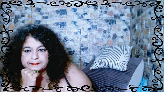 Snapshot of indianstar75 chatting on December 2, 7:36 am indianstar75 online show from December 2, 7:36 am