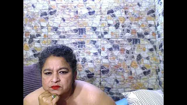 Snapshot of indianstar75 chatting on December 4, 8:23 am indianstar75 online show from December 4, 8:23 am