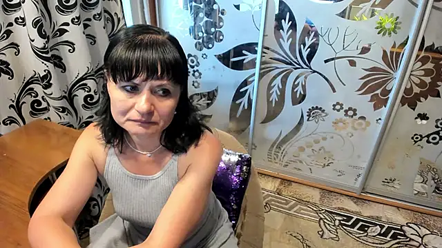 Snapshot of EVILENSA chatting on June 7, 1:15 pm EVILENSA online show from June 7, 1:15 pm
