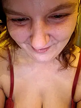 Snapshot of Cutegirlforyou chatting on December 6, 7:43 am Cutegirlforyou online show from December 6, 7:43 am