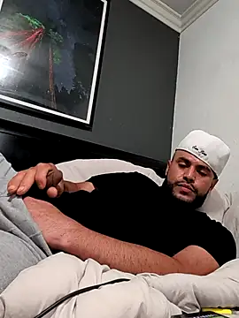 gardy8585 online show from March 22, 4:54 pm