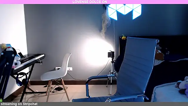 Snapshot of minarocket_ chatting on February 28, 5:15 pm minarocket  online show from February 28, 5:15 pm