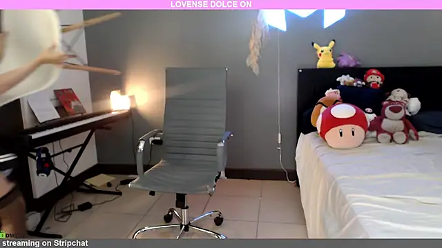 minarocket  online show from December 18, 4:46 pm