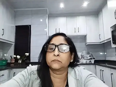 Indiankushy online show from August 5, 6:33 pm