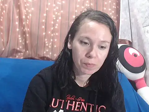 Venusluxodomme online show from March 11, 7:09 pm