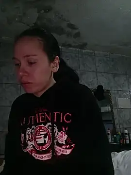 Snapshot of Venusluxodomme chatting on June 4, 7:36 am Venusluxodomme online show from June 4, 7:36 am