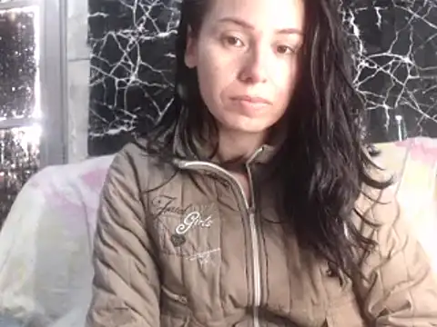 Snapshot of Venusluxodomme chatting on June 19, 7:28 pm Venusluxodomme online show from June 19, 7:28 pm