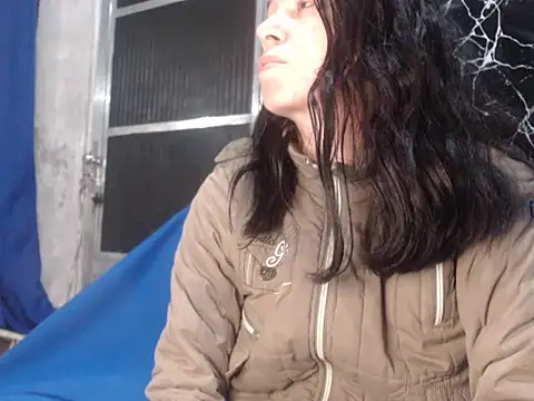 Snapshot of Venusluxodomme chatting on July 11, 5:21 am Venusluxodomme online show from July 11, 5:21 am