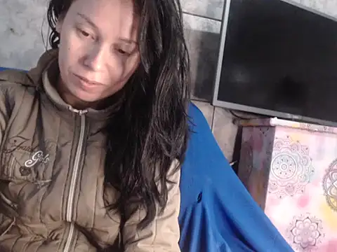 Snapshot of Venusluxodomme chatting on July 21, 4:04 am Venusluxodomme online show from July 21, 4:04 am
