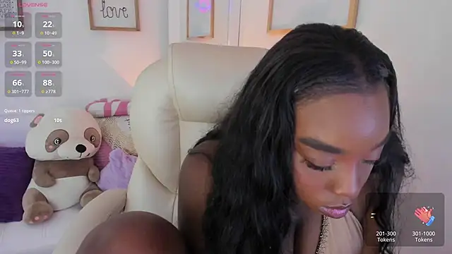 Snapshot of zobe_love chatting on June 4, 4:46 pm zobe love online show from June 4, 4:46 pm