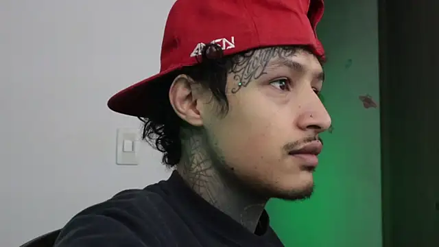 trieone online show from December 15, 10:52 am