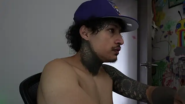 trieone online show from March 7, 3:09 pm