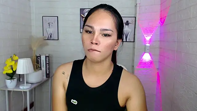 urnaughtydolly69 online show from October 22, 9:31 am