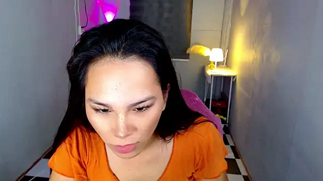 Snapshot of urnaughtydolly69 chatting on June 16, 10:23 pm urnaughtydolly69 online show from June 16, 10:23 pm