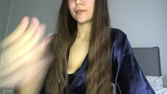 Snapshot of malinka_sweet19 chatting on December 16, 7:46 am malinka sweet19 online show from December 16, 7:46 am