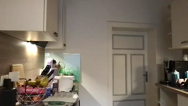 Viola Beck online show from November 14, 9:30 am