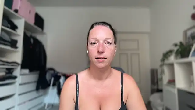 Viola Beck online show from July 18, 9:35 am
