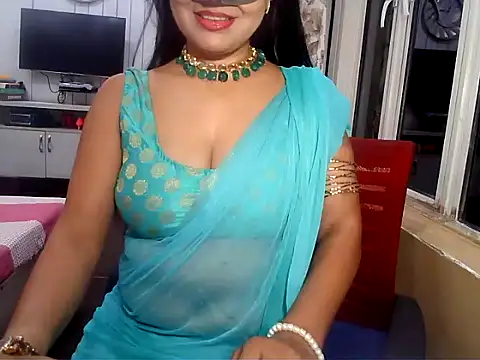 Snapshot of yourradhika chatting on October 30, 5:46 pm yourradhika online show from October 30, 5:46 pm