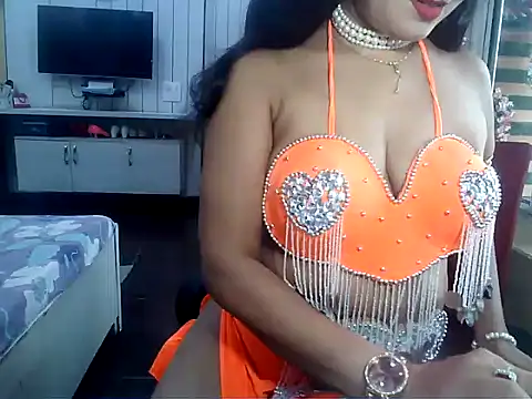 Snapshot of yourradhika chatting on November 21, 7:07 am yourradhika online show from November 21, 7:07 am