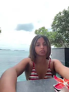 Snapshot of LunaSophia_ chatting on July 2, 5:35 am LunaSophia online show from July 2, 5:35 am